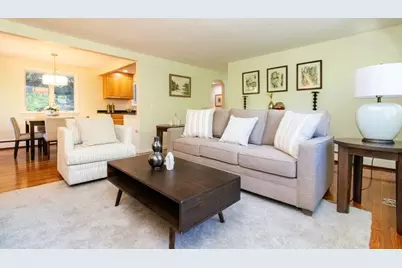 32 Vfw Pkwy, Boston, MA 02467 - Photo 4