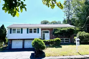 4 Sunset Dr, Randolph, MA 02368 - Photo 1