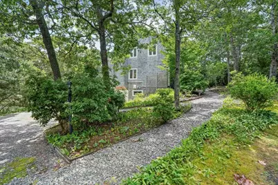 14 High Meadow Ln, Oak Bluffs, MA 02557 - Photo 38