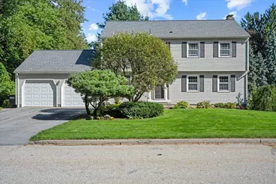 4 Robertson Rd, Auburn, MA 01501 - Photo 2