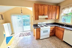 42 Byron St, New Bedford, MA 02740 - Photo 6
