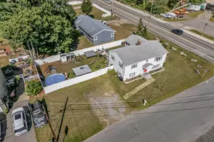 2 Pine St, Salisbury, MA 01952 - Photo 4