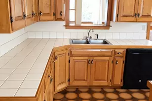 2 Pine St, Salisbury, MA 01952 - Photo 16