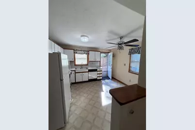 44 Middle St #44, Springfield, MA 01104 - Photo 6