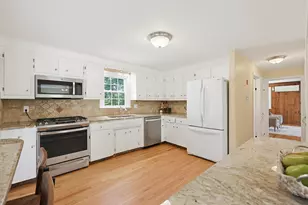 320 Newton St, Northborough, MA 01532 - Photo 12