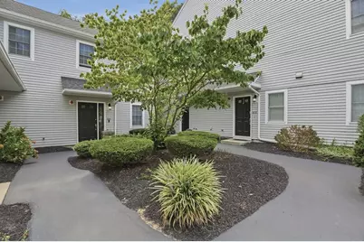 125 Highland St #304, Taunton, MA 02780 - Photo 2