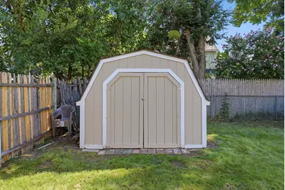 57 Maple St, West Springfield, MA 01089 - Photo 36