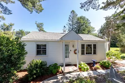 82 Beach Street, Plymouth, MA 02360 - Photo 2