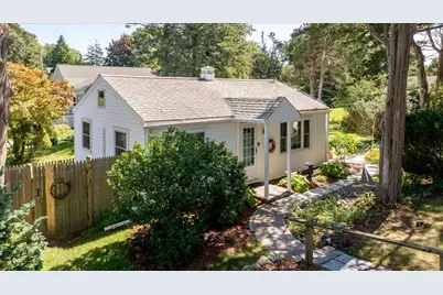 82 Beach Street, Plymouth, MA 02360 - Photo 1