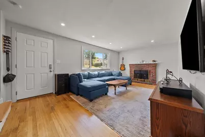 18 Thompson Ln, Lynn, MA 01904 - Photo 8