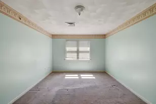 107 Foster St, Peabody, MA 01960 - Photo 12