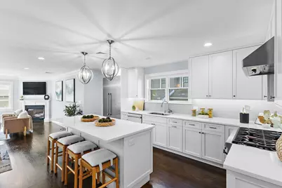 1525 Beacon St #3, Newton, MA 02468 - Photo 6