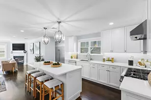 1525 Beacon St, Newton, MA 02468 - Photo 6