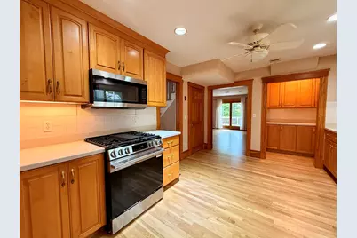 154 Pine Street, Quincy, MA 02170 - Photo 10