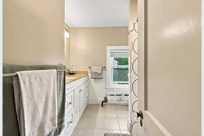 31 Lura St, Lowell, MA 01851 - Photo 28