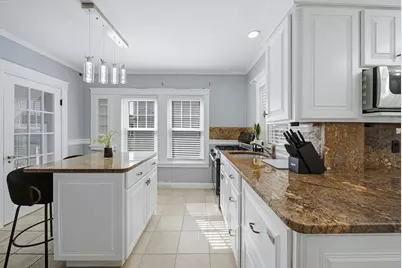 125 Upham St, Lowell, MA 01851 - Photo 14