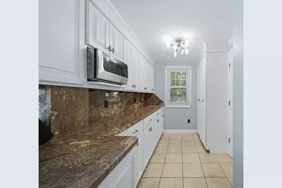 125 Upham St, Lowell, MA 01851 - Photo 16