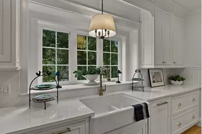 303 Chestnut St, North Andover, MA 01845 - Photo 6