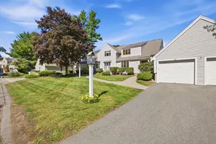 33 Mid Iron Dr, North Reading, MA 01864 - Photo 2