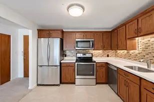 27 Alpine St, Malden, MA 02148 - Photo 10