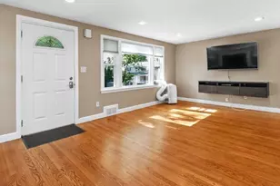 81 Wetherbee Rd, Waltham, MA 02453 - Photo 12