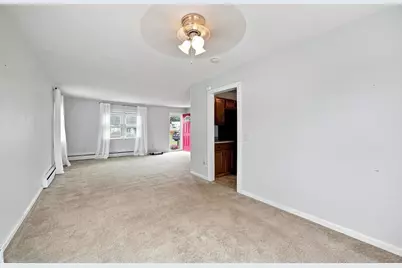 12 Park Ave, Holyoke, MA 01040 - Photo 8