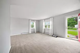 12 Park Ave, Holyoke, MA 01040 - Photo 4