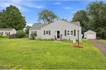 12 Park Ave, Holyoke, MA 01040 - Photo 2