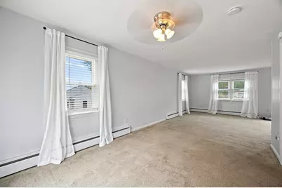 12 Park Ave, Holyoke, MA 01040 - Photo 10