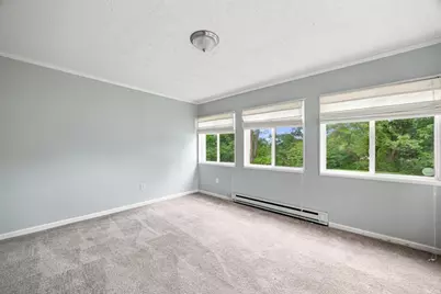 12 Park Ave, Holyoke, MA 01040 - Photo 16