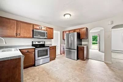 12 Park Ave, Holyoke, MA 01040 - Photo 14