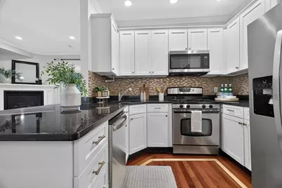 472 E 3rd St #2, Boston, MA 02127 - Photo 10