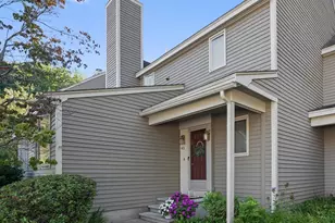 43 Brickett Hill Cir, Haverhill, MA 01830 - Photo 2