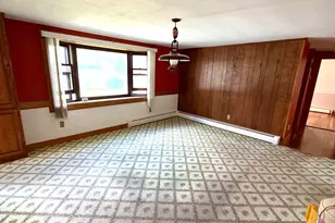 158 Vermont Ave, Somerset, MA 02726 - Photo 10