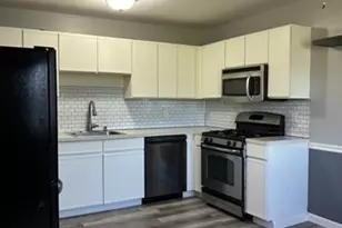 74 Tennis Plaza Rd, Dracut, MA 01826 - Photo 10
