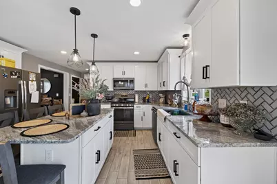 17 Montgomery St, Fall River, MA 02720 - Photo 16