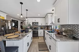 17 Montgomery St, Fall River, MA 02720 - Photo 16