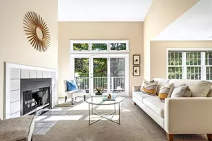 18 Knollwood Ct, Burlington, MA 01803 - Photo 2