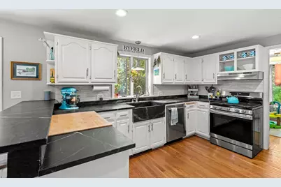 102 Elm St, Newbury, MA 01922 - Photo 8