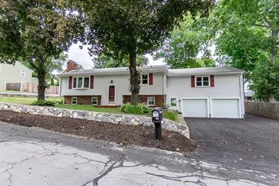 7 Stoney Brook Ln, Milford, MA 01757 - Photo 2