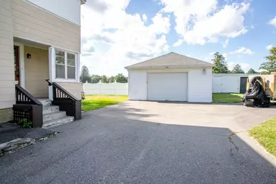 202 Pierce St, Leominster, MA 01453 - Photo 8