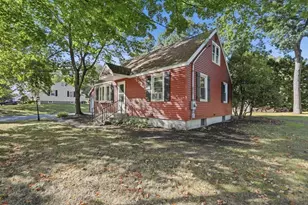 19 Capitol St, Methuen, MA 01844 - Photo 4
