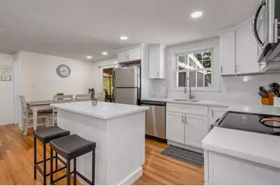 13 Cedar St, Chelmsford, MA 01863 - Photo 8