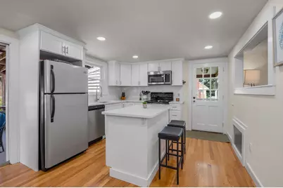 13 Cedar St, Chelmsford, MA 01863 - Photo 6