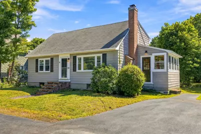 38 Park Ave, Reading, MA 01867 - Photo 2