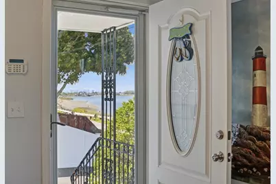 195 Mills Ave, Revere, MA 02151 - Photo 4
