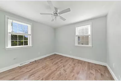 240 Irvington, New Bedford, MA 02745 - Photo 12
