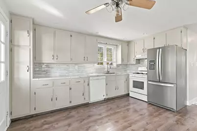 240 Irvington, New Bedford, MA 02745 - Photo 6