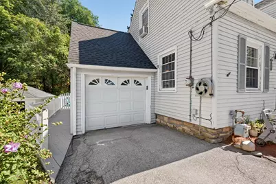 8 Lyndale Rd, Worcester, MA 01606 - Photo 2