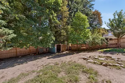 8 Lyndale Rd, Worcester, MA 01606 - Photo 32